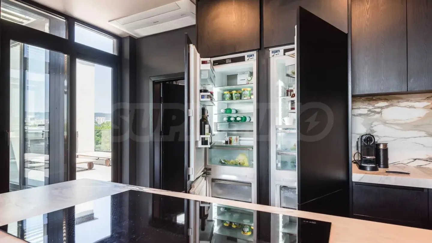 Panoramic Luxury Penthouse with SPA in Varna - Image 1