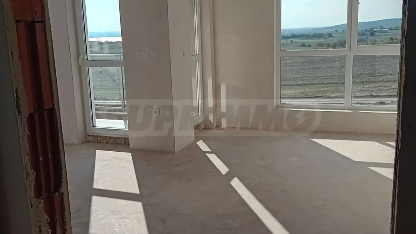 Spacious 2-Bedroom Apartment with Lake Vya View - Image 1