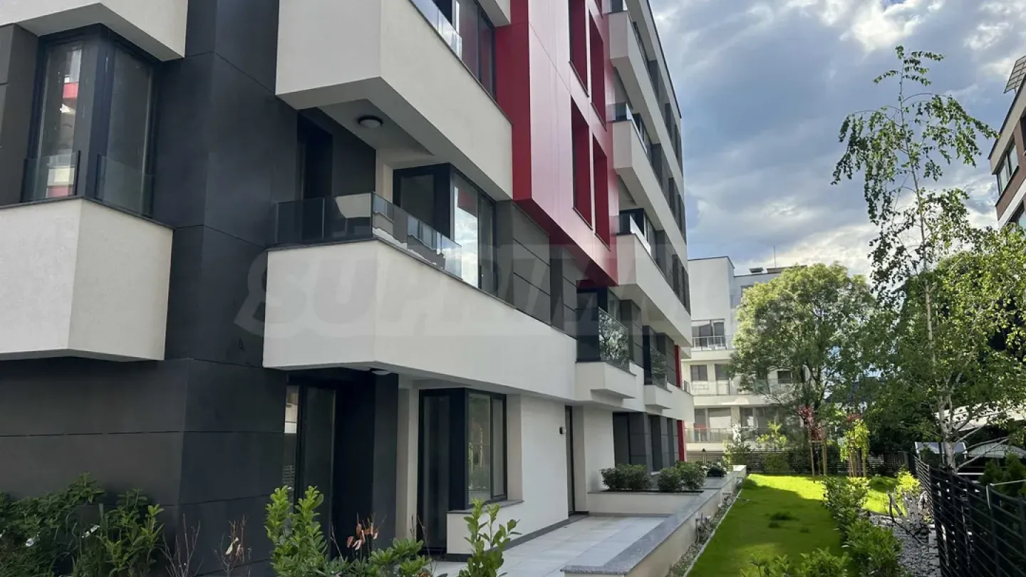 Luxurious PENTHOUSE with Mountain Views & Sauna - Image 1