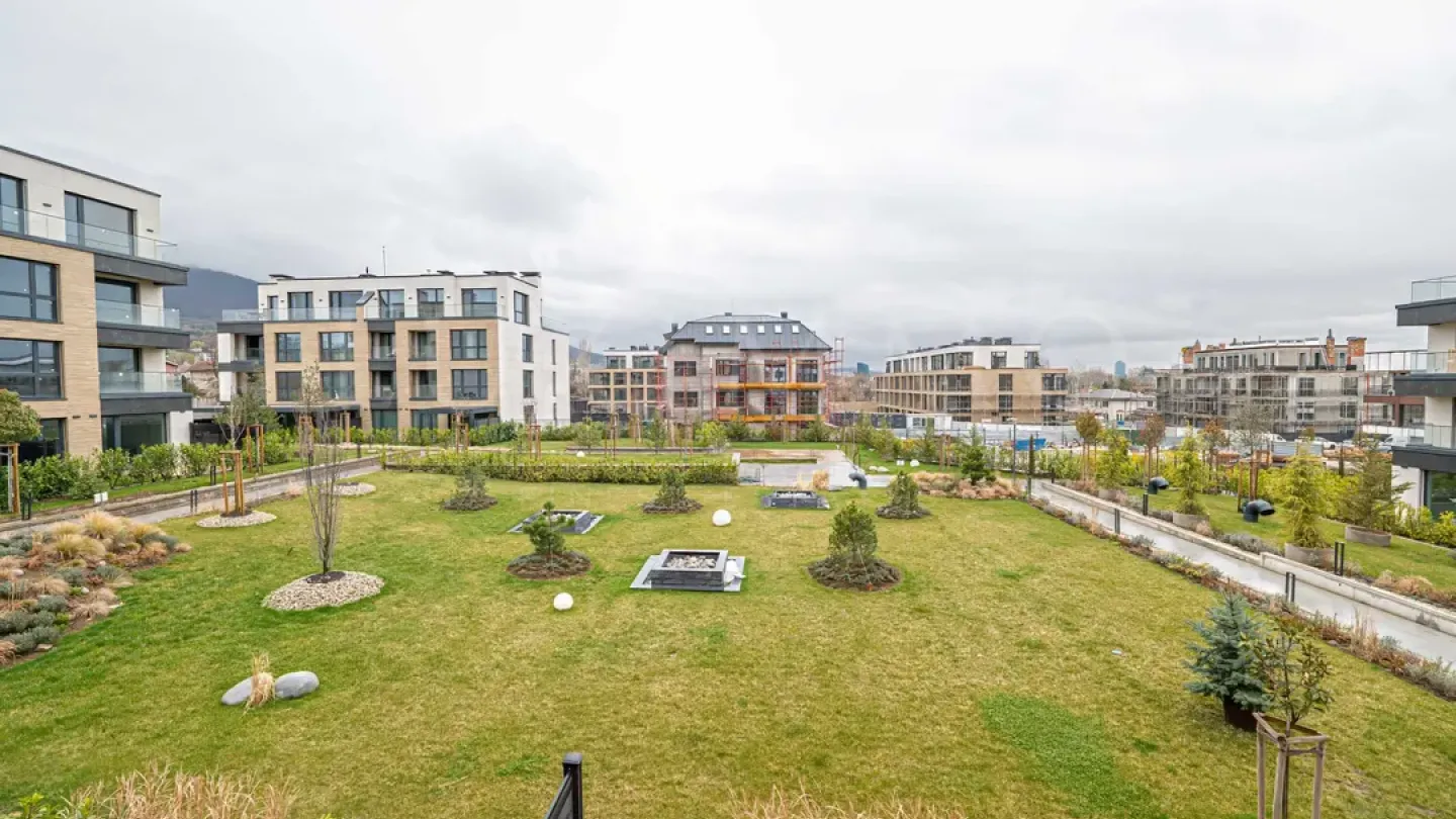 Stylish One-Bedroom Apartment in Green Quarter, Sofia - Image 4