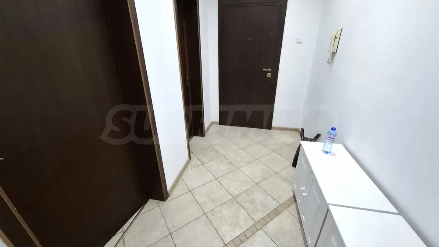 Bright 3-Bedroom Apartment Near Varna City Center - Image 3
