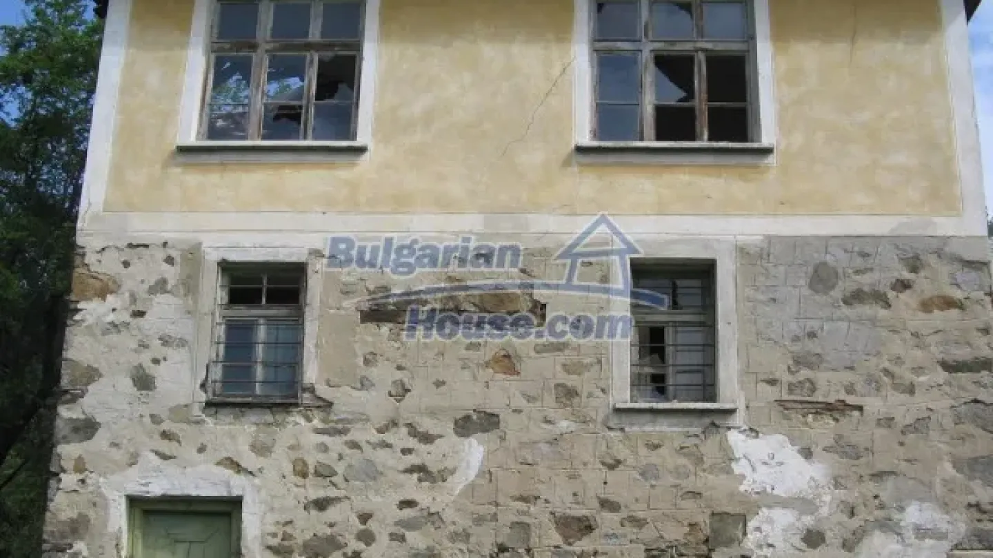Spacious Three-Story House with Mountain Views Near Pamporovo - Image 2