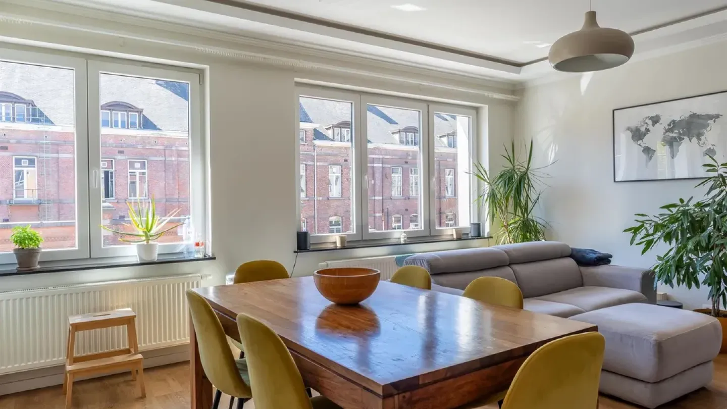 Renovated 2-Bedroom Apartment with Terrace - Elsene, Low Charges - Image 5