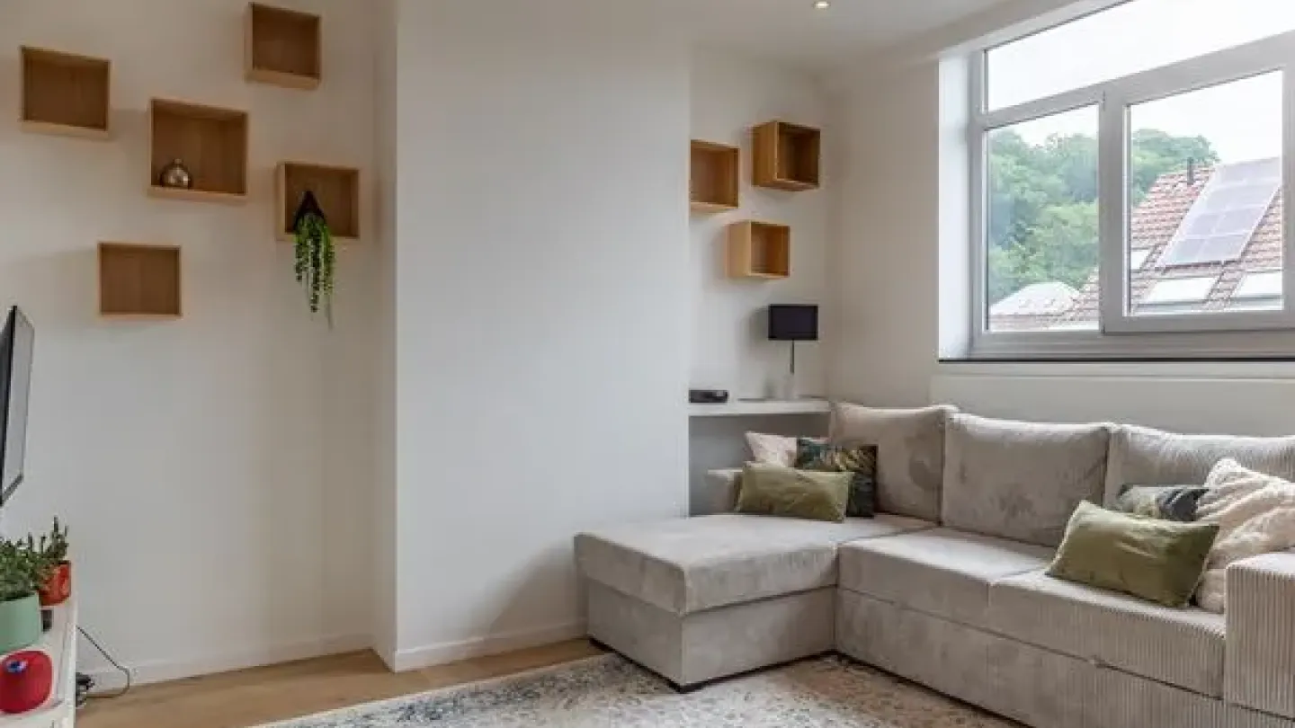 Charming Renovated 1 Bedroom Duplex Apartment Near Parc Duden, Vorst - Image 3