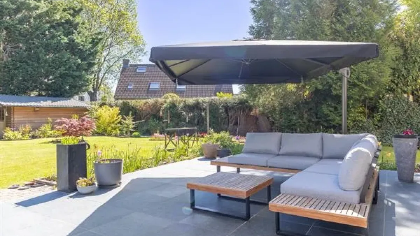 Spacious Villa with Garden and Solar Panels - Sint-Genesius-Rode - Image 3