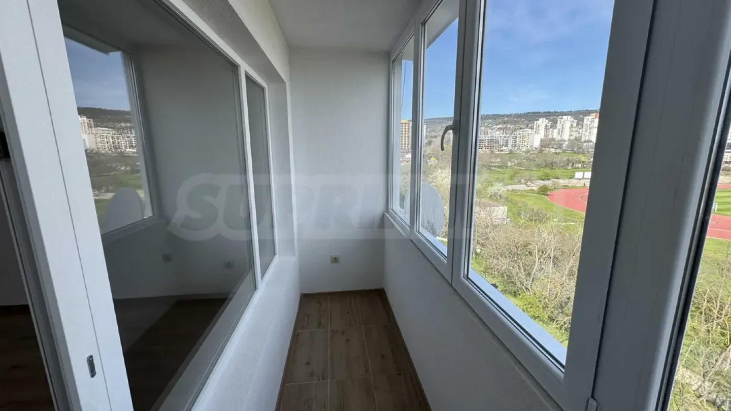 Spacious, Renovated 1-Bedroom Apartment in Mladost 1, Varna - Image 5