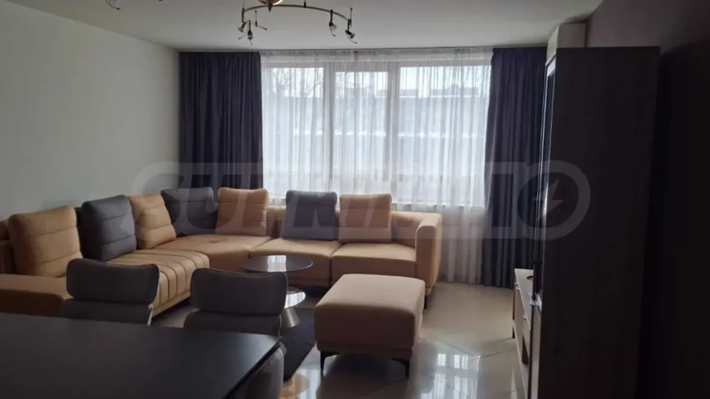 Spacious, Fully Furnished Apartment in Heart of Varna - Image 2