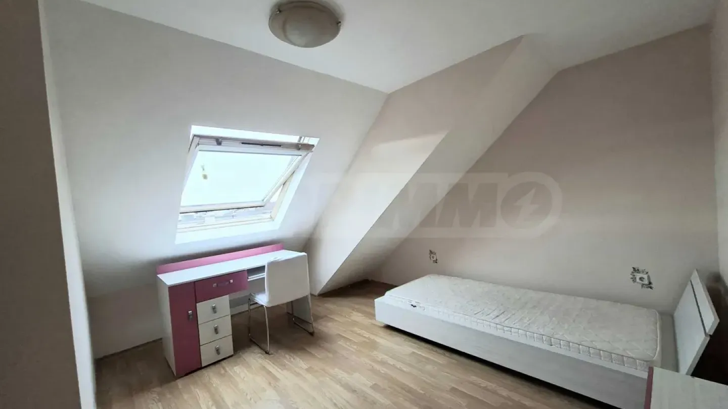 Bright Three-Bedroom Apartment in Varna's "Tsveten Kvartal" - Image 4