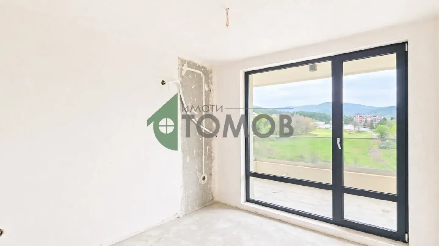 Spacious 3-Bedroom Apartment in New "Ayazmoto" Complex, Stara Zagora - Image 4