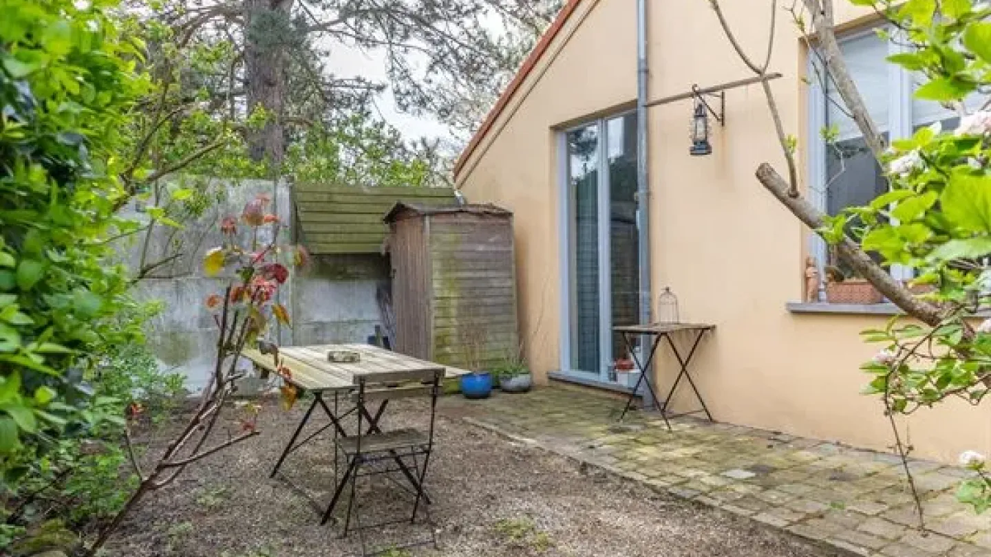 Charming Island House in Ukkel: Two Bedrooms, Terrace, and Quiet Life - Image 1