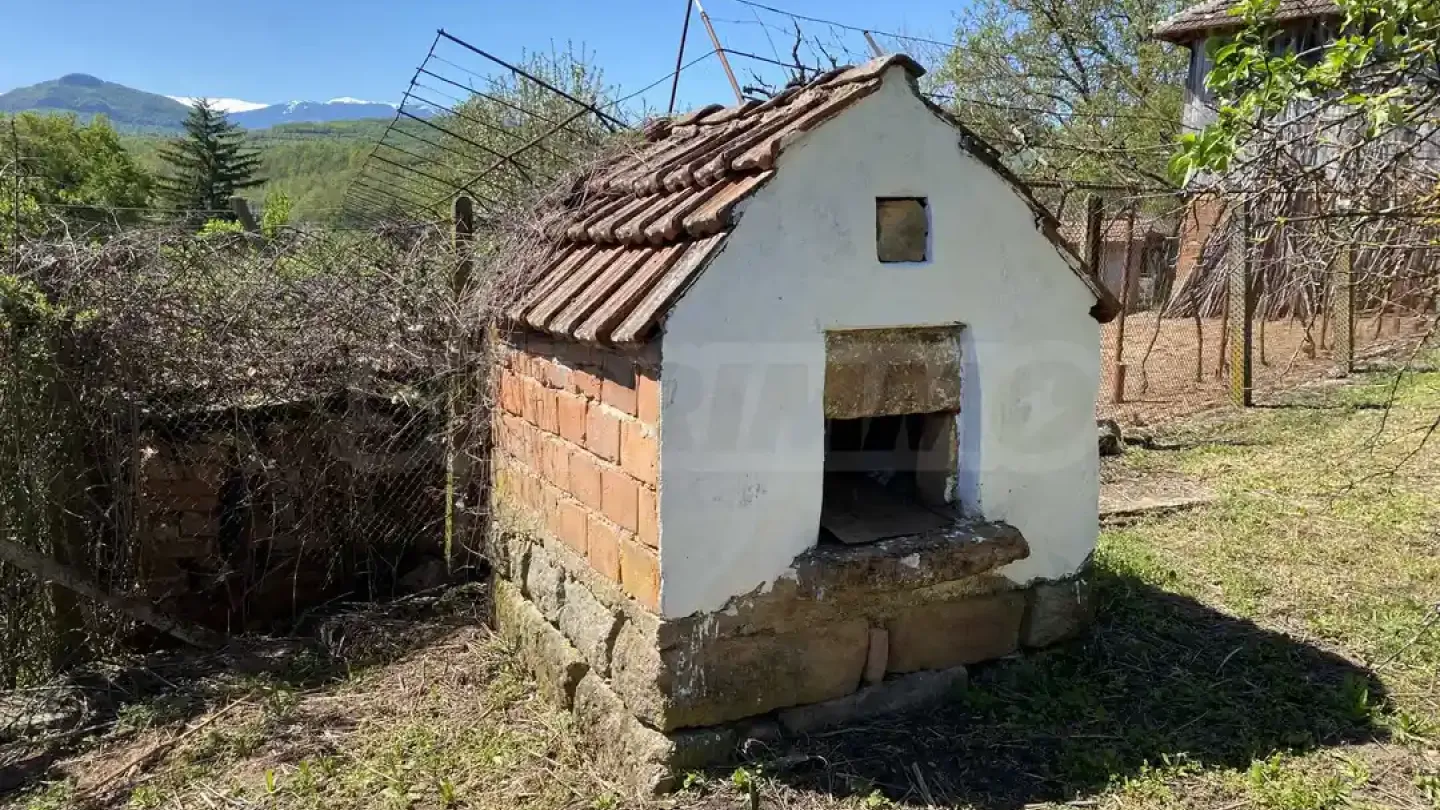 Mountain View Family House in Borovitsa, BG - Image 4