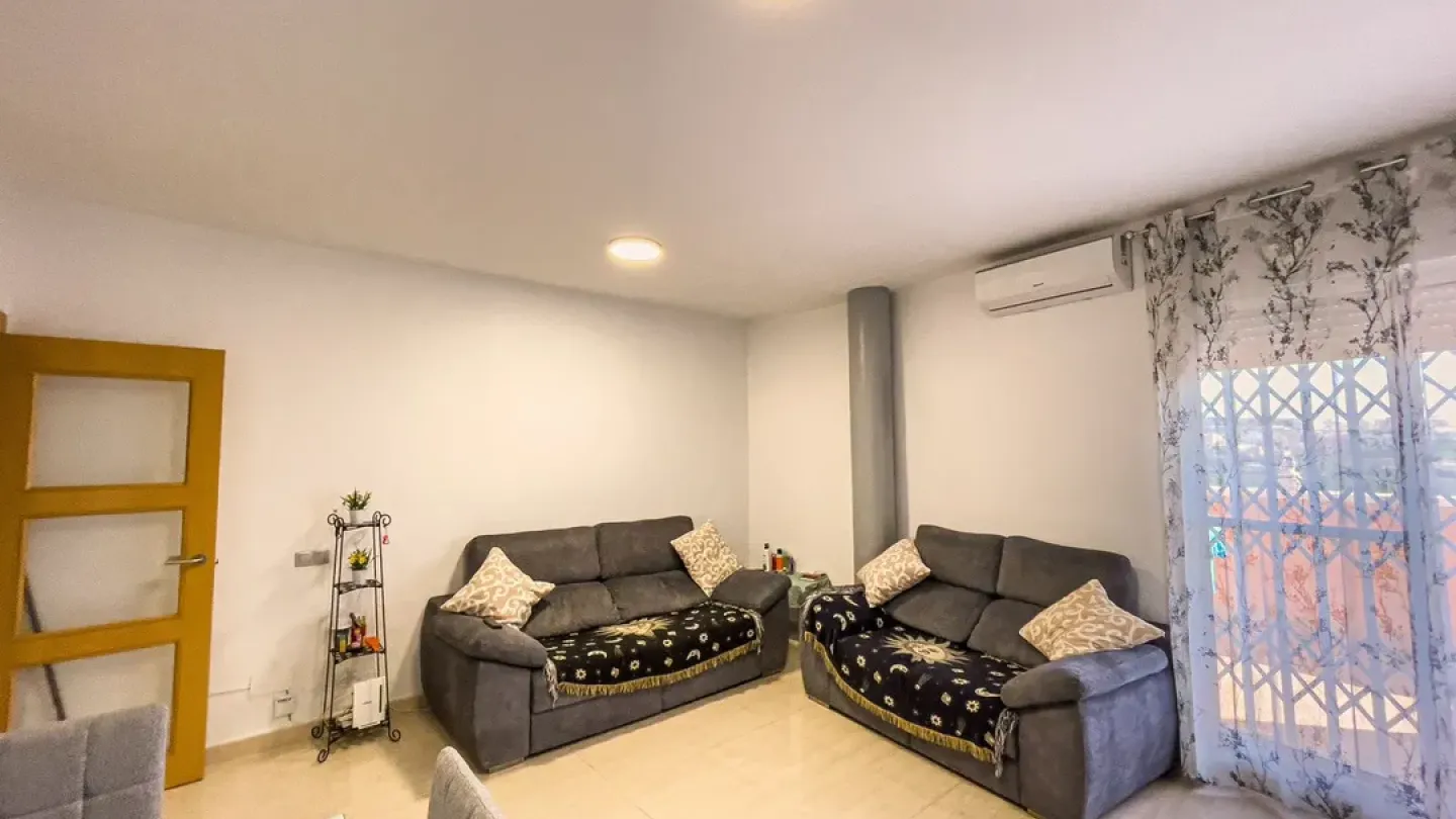 Spacious Triplex Apartment with Pool Potential in Huércal de Almería - Image 2