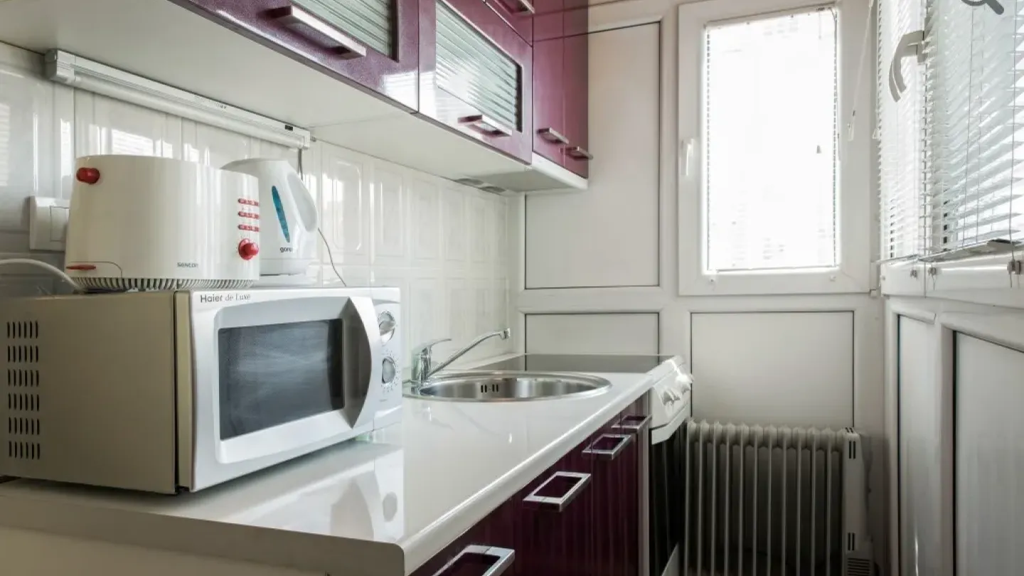Charming 2-Bedroom Apartment in Belgrade's Obilic Promenade - Image 3