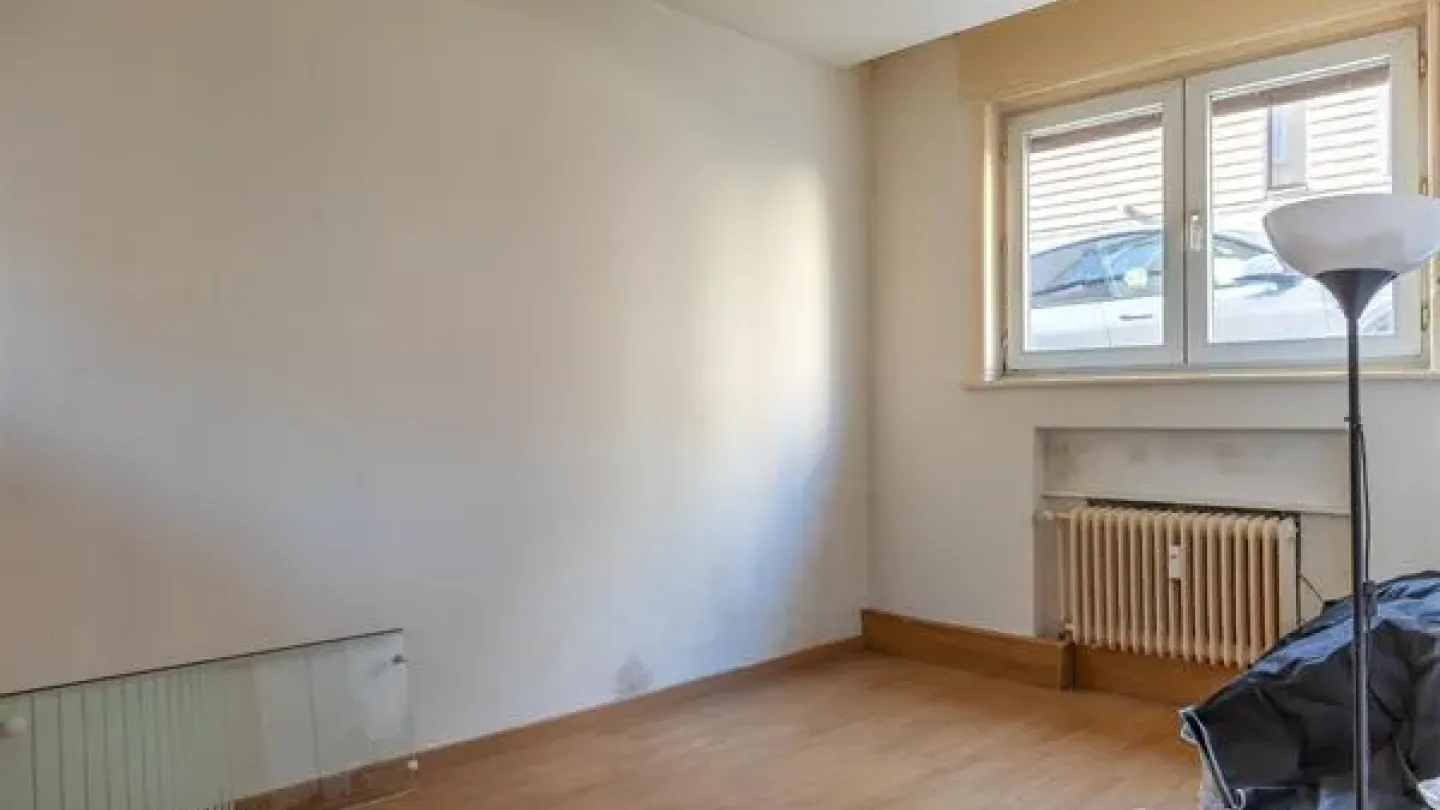 Charming 2-Bedroom Apartment in Ukkel’s Messidor District – For Sale - Image 2