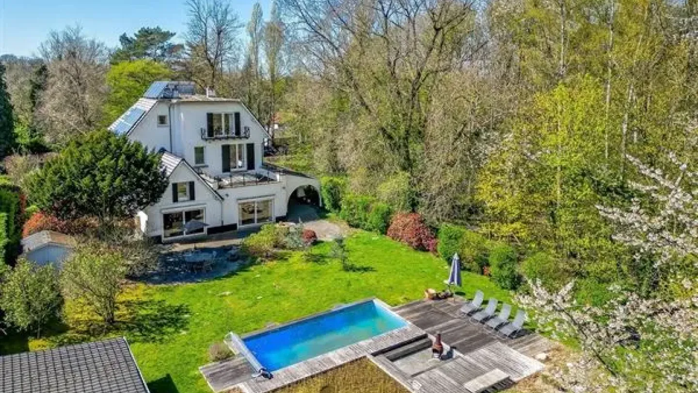 Spectacular Kauwberg House: 5 Bedrooms, 4 Bathrooms, Unique Natural Setting - Image 2