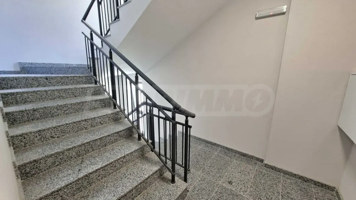 Bright Seaside Apartment in Varna – Fully Furnished Gem - Image 2