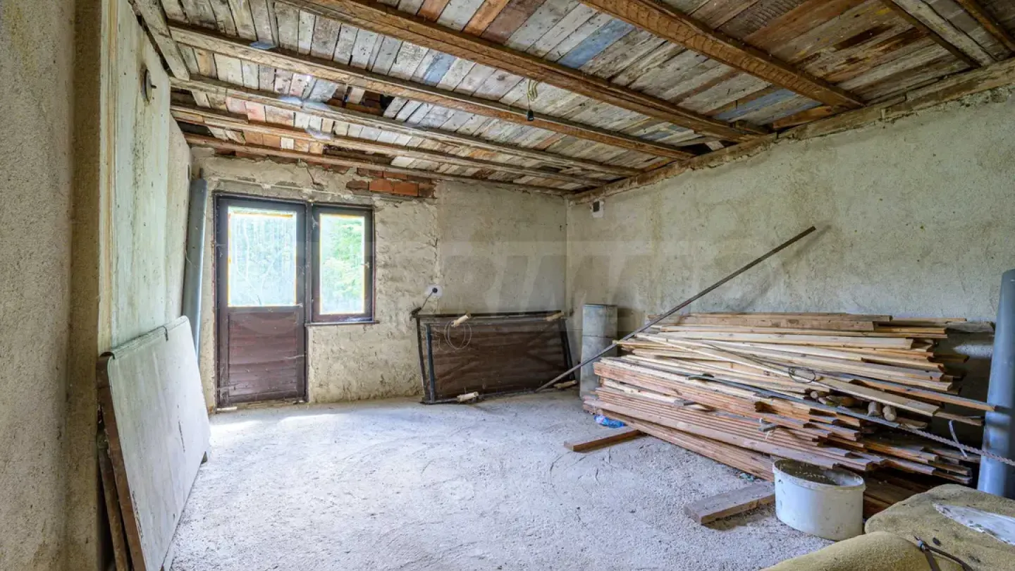 Spacious House in Vrabcha, Bulgaria – Taten 150m2 - Image 1