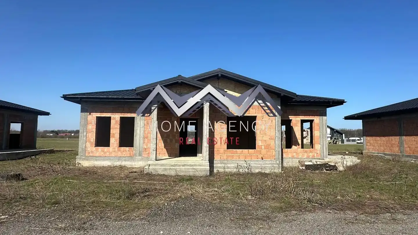 Spacious New House with Land in Balotești, Romania - 3 Bedrooms - Image 3