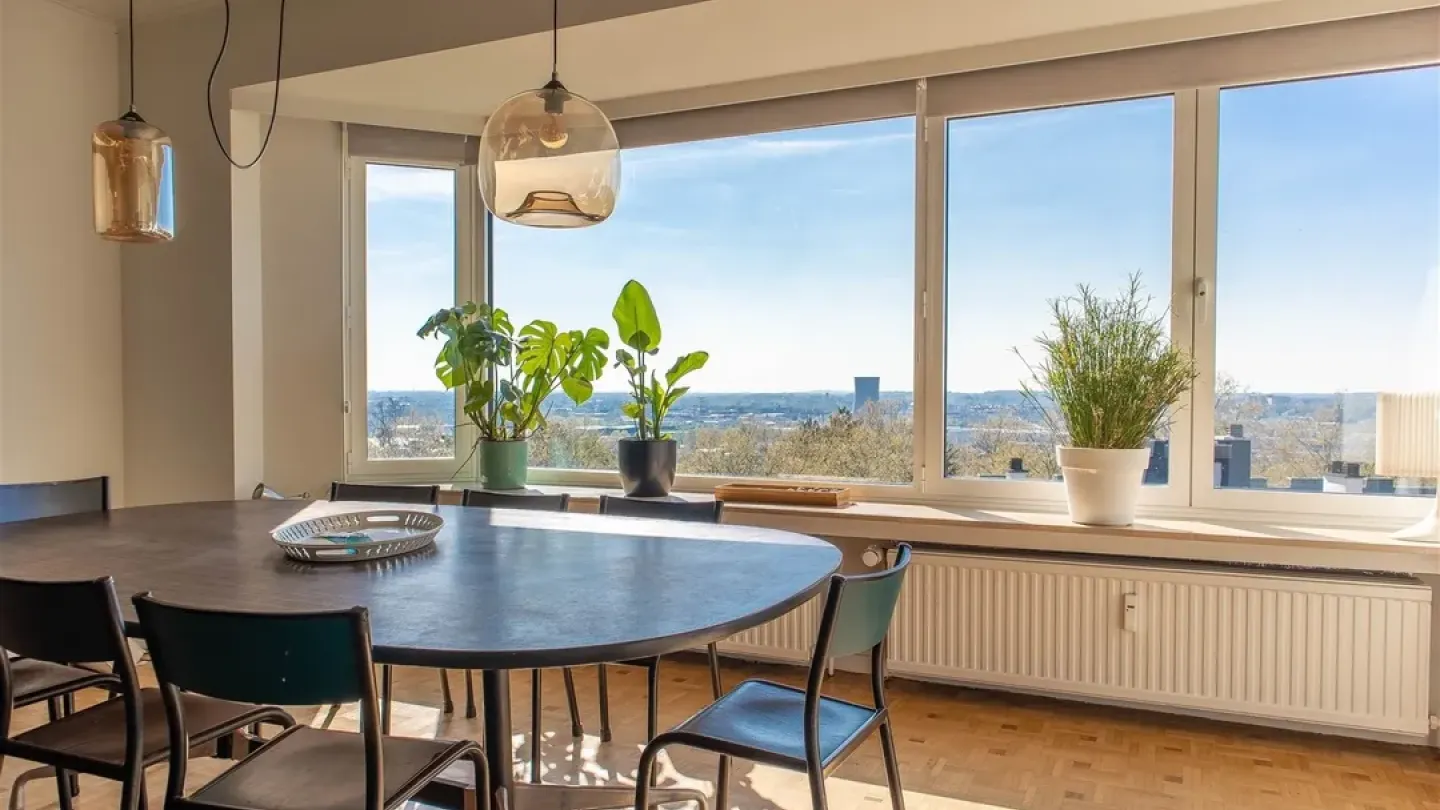 Stunning Ukkel Penthouse: 3 Bedrooms, Garage & Breathtaking City Views - Image 1