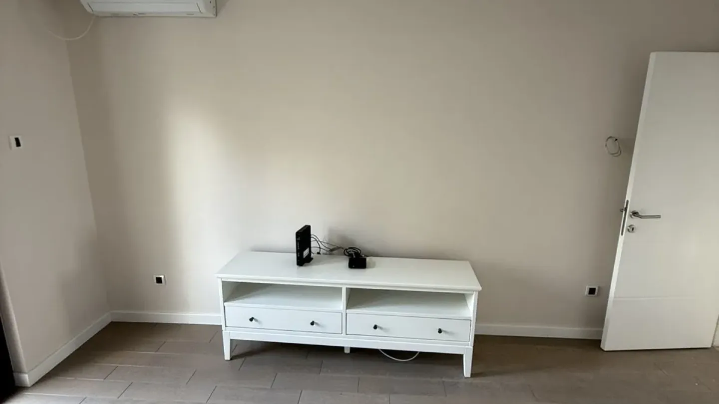 Spacious 5-Bedroom House in Belgrade with Modern Amenities for Rent - Image 4
