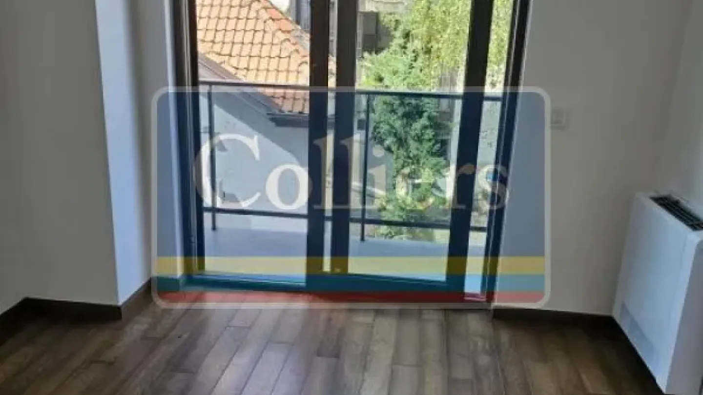 Spacious Four-Bedroom Apartment with Three Terraces and Garage in Vračar - Image 1