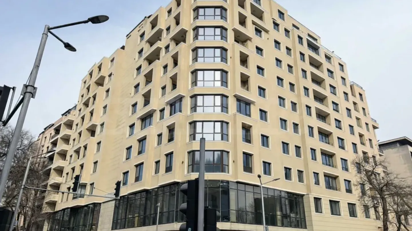 Spacious 2-Bed Apartment in Plovdiv Center - Image 1