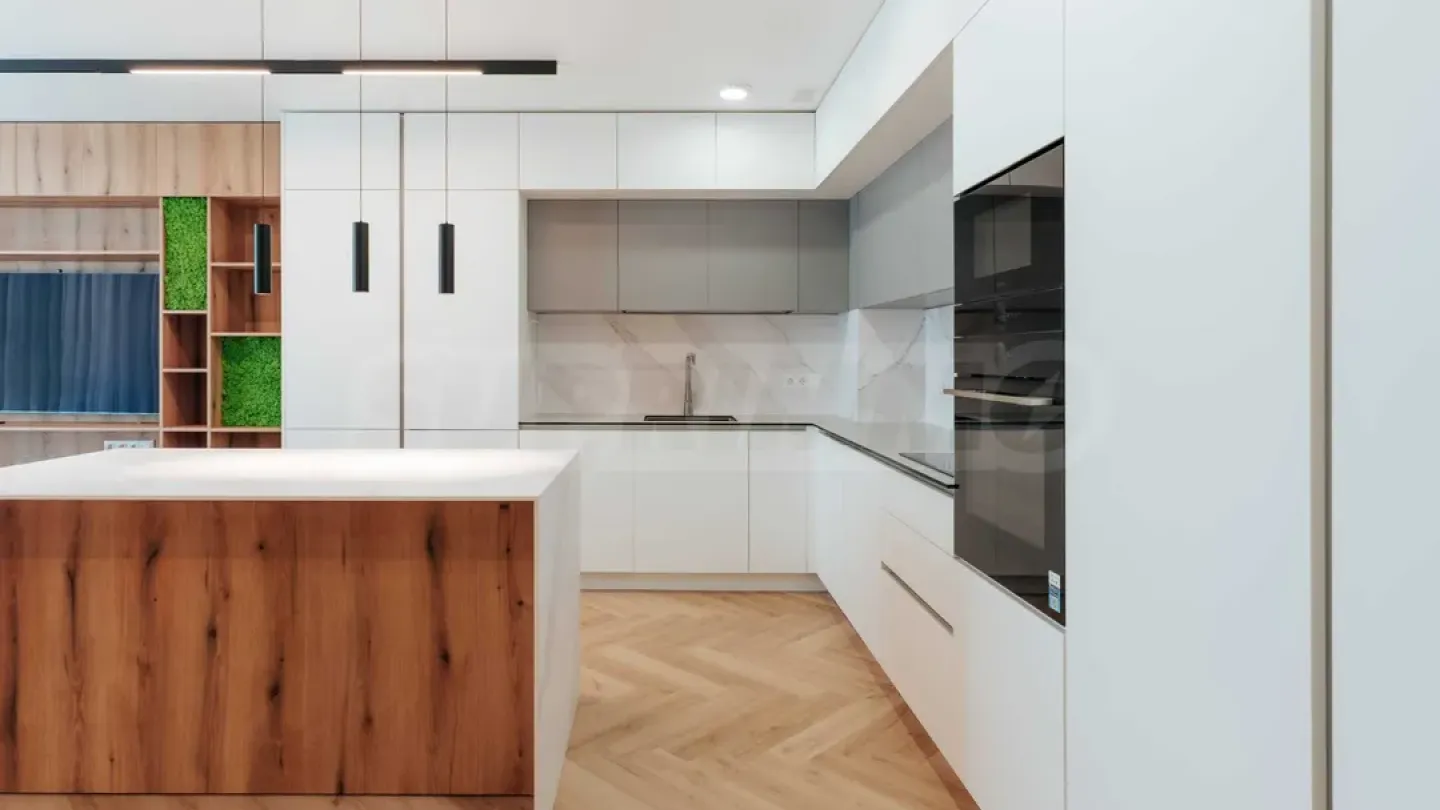 Luxury 4BR Apartment - Galleria Views! - Image 1