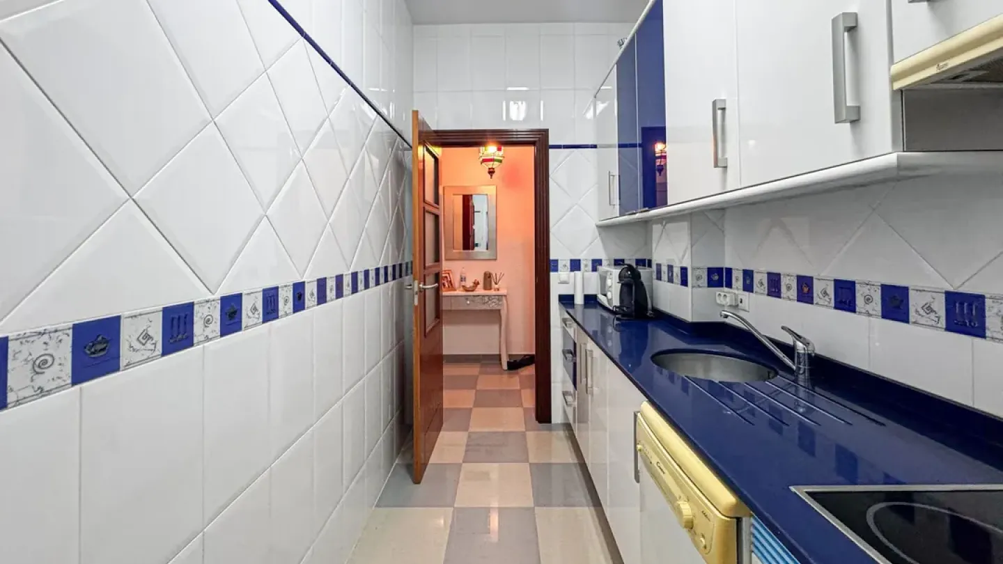 Apartment for sale in Roquetas de Mar - Image 3