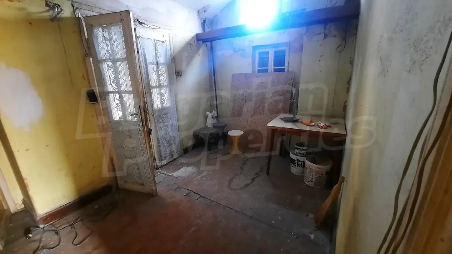 Four-Bedroom Sea View Apartment in Historic Burgas Building - Image 3