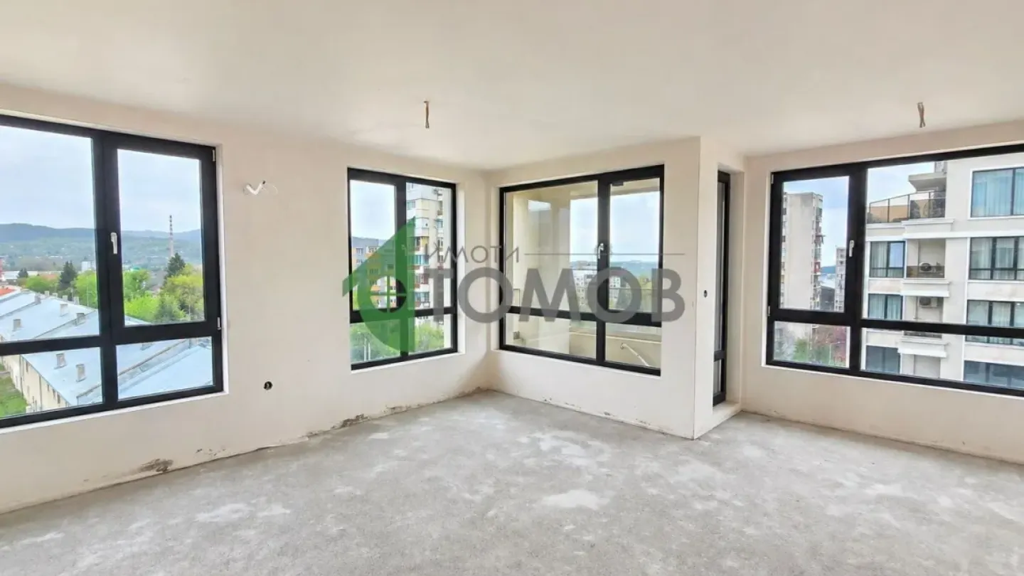 Spacious 3-Bedroom Apartment in New "Ayazmoto" Complex, Stara Zagora - Image 5