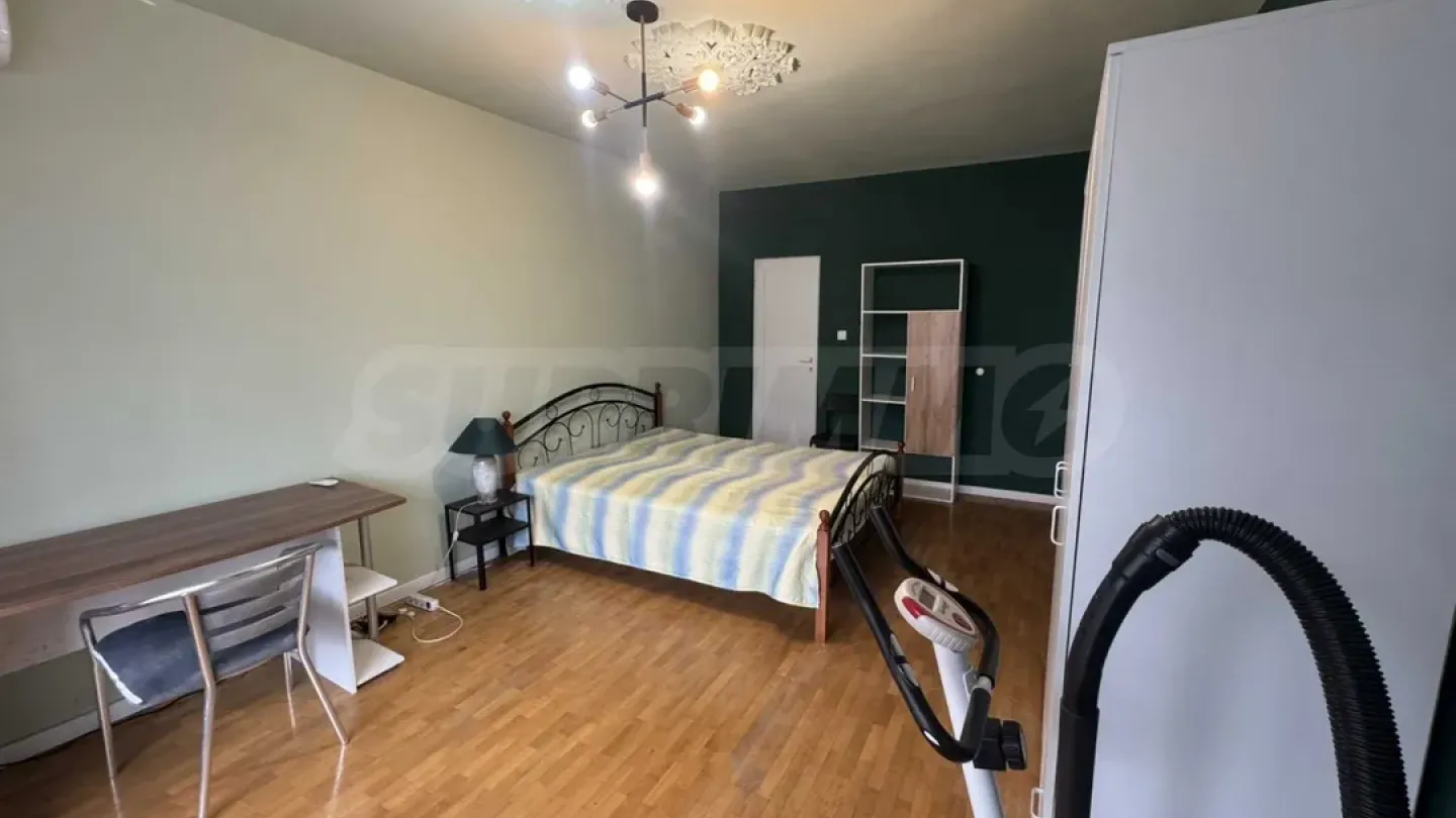 Spacious Fully Furnished 3-Bedroom Apartment in Varna - Image 2