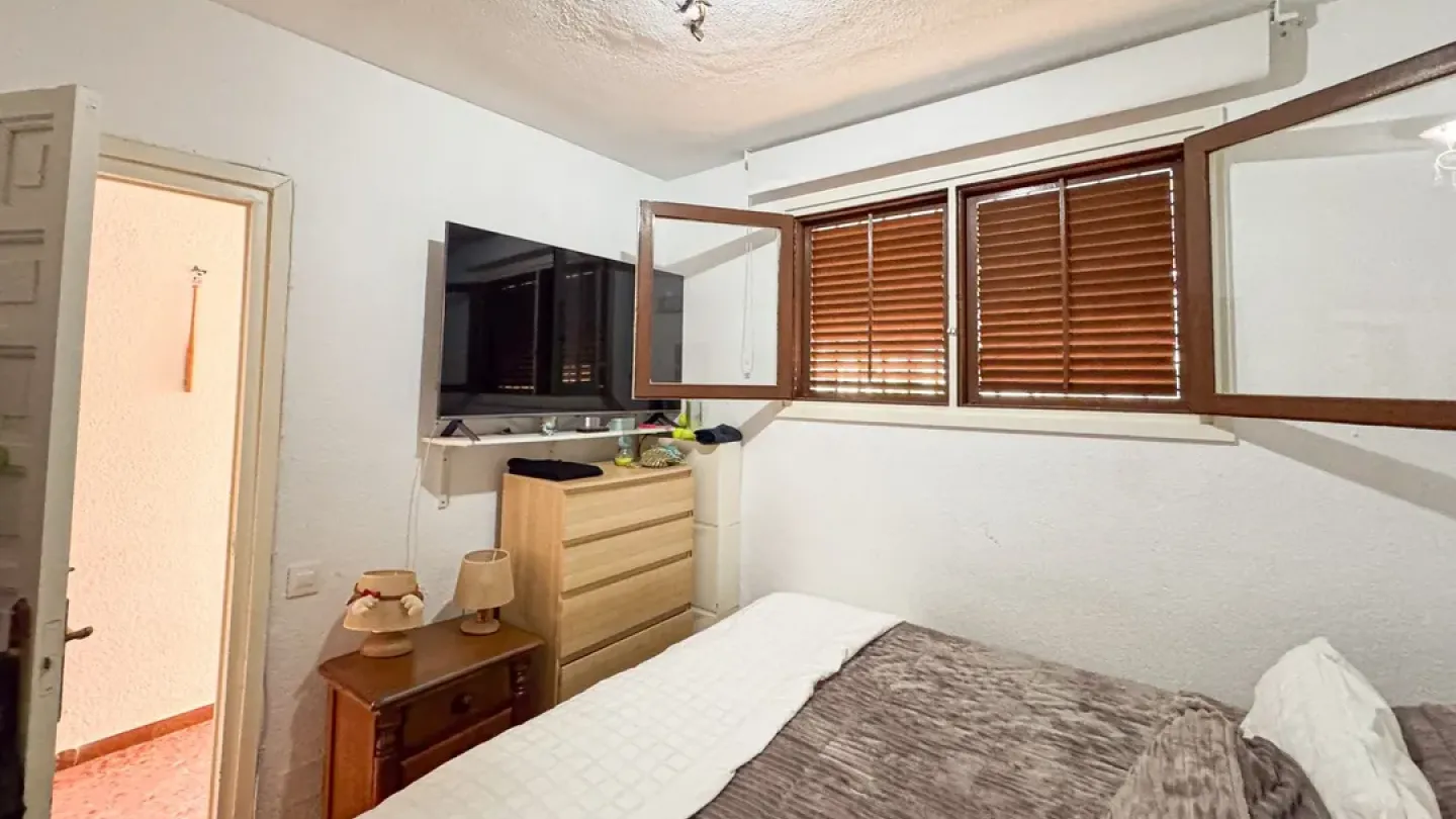Spacious 2-Bedroom Apartment with Terrace in Aguadulce, Spain - Image 1
