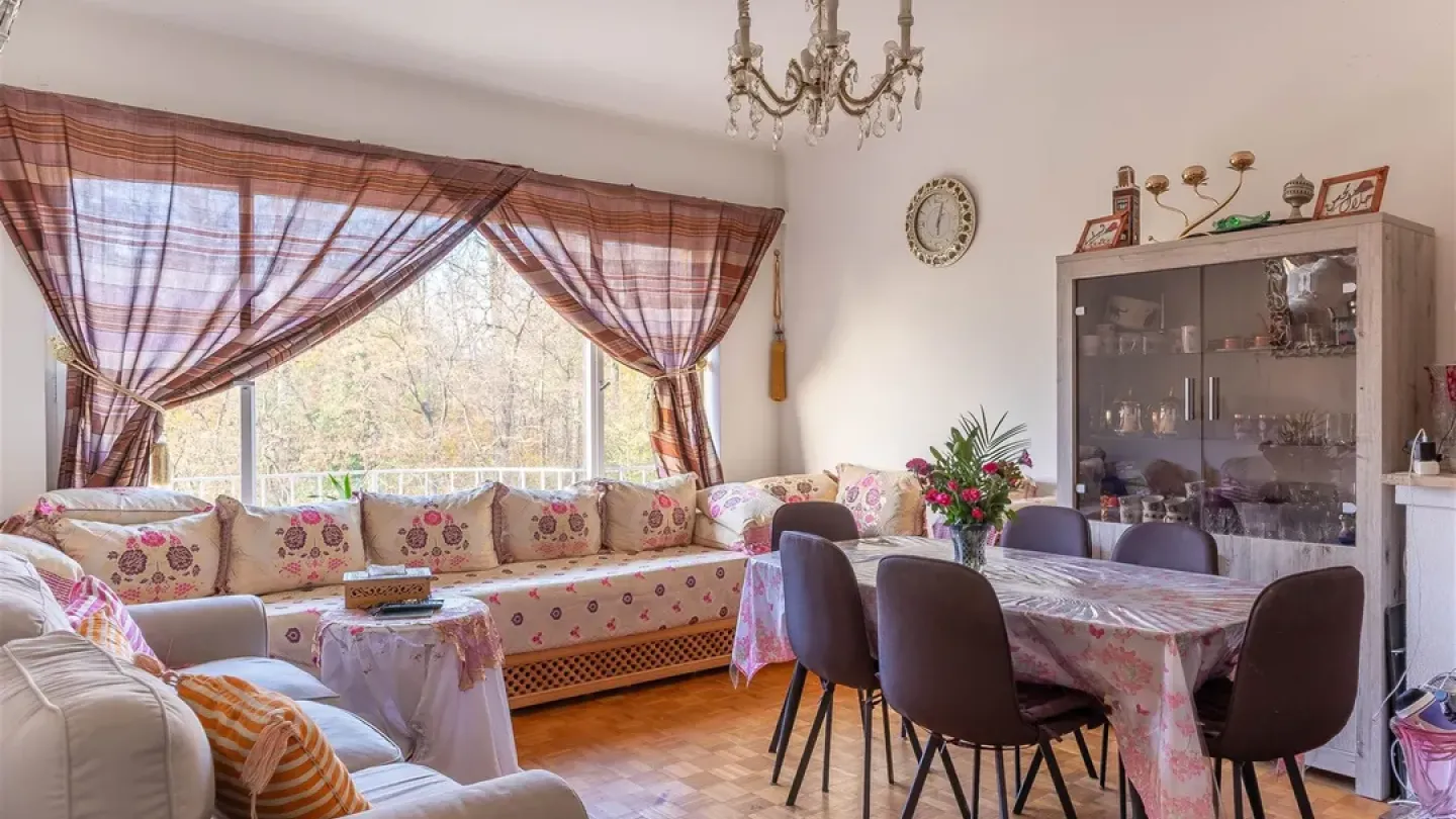 Bright Duden Park Facing Apartment with Panoramic Views – Vorst, Belgium - Image 2