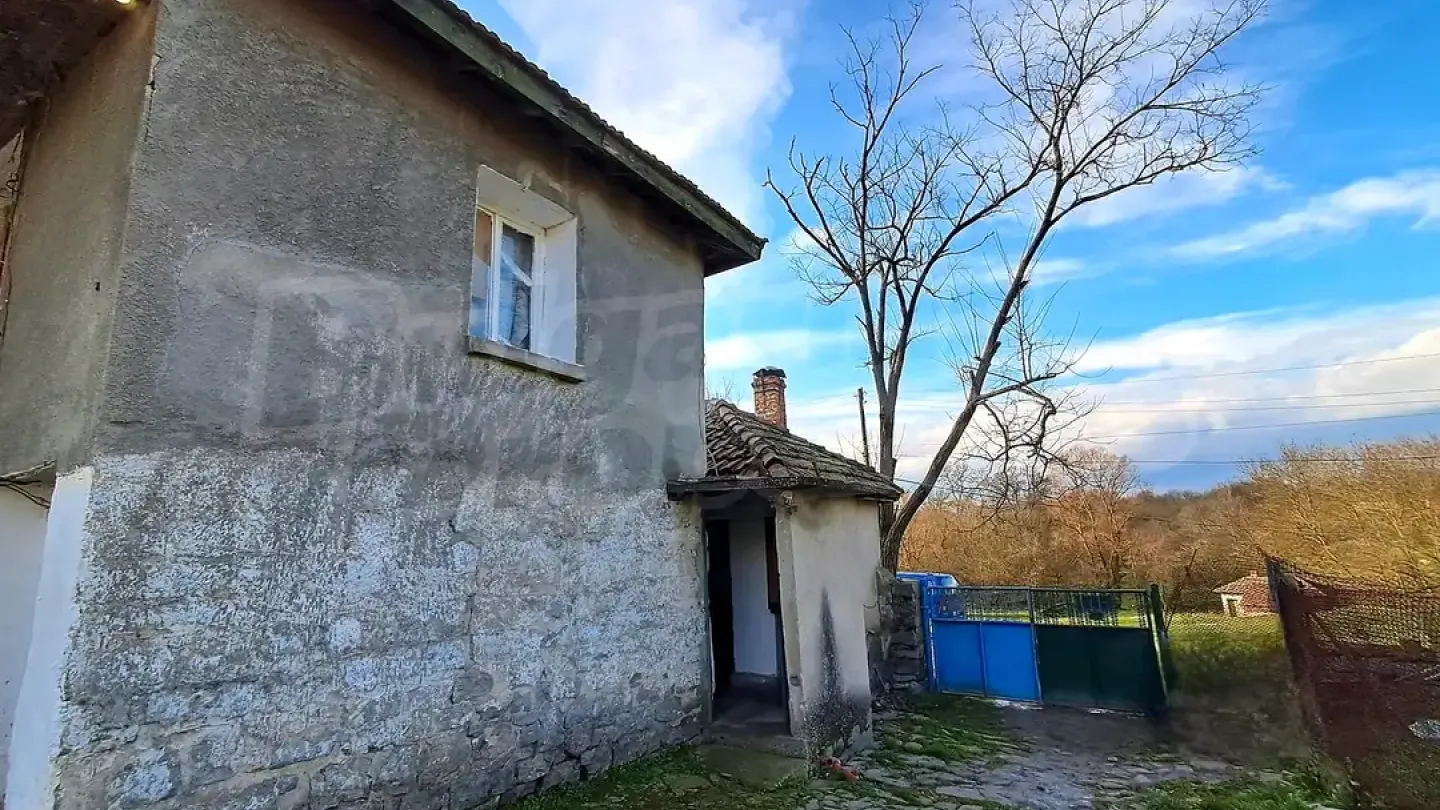 Spacious House with Garden in Granitovo Village, Bulgaria - Image 5