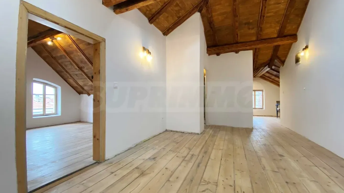 Spacious, Fully Furnished Apartment in Plovdiv Center - Image 2