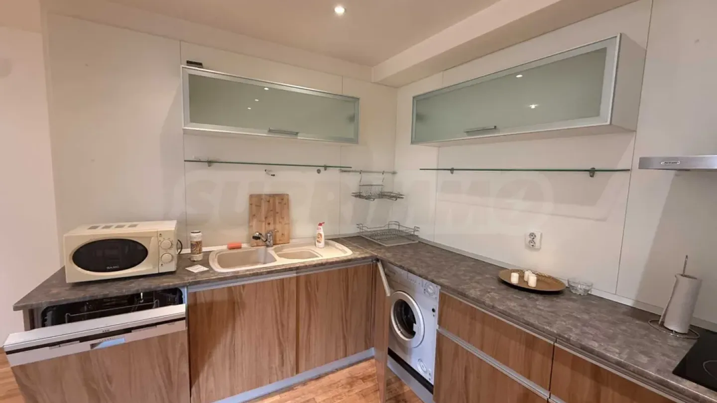 Spacious 3-Bedroom Apartment in New Varna Building - Image 5
