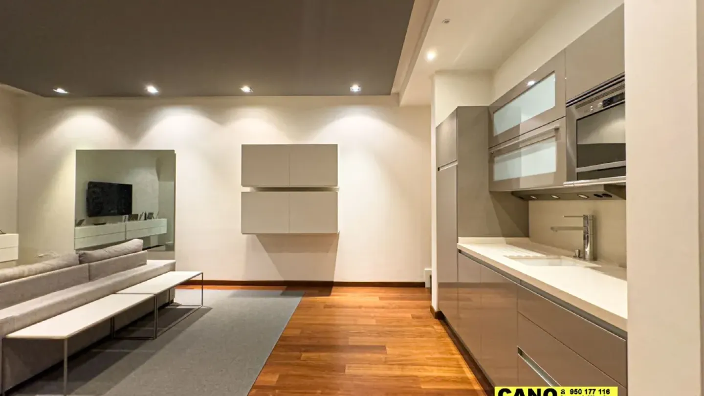 Luxury Chalet in Almería Center with Elevator & Garage - Image 1