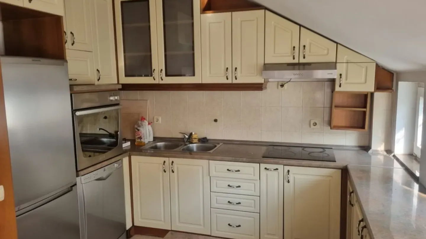 Spacious 5-Bedroom Apartment in Belgrade's Banovo Brdo Center - Image 2
