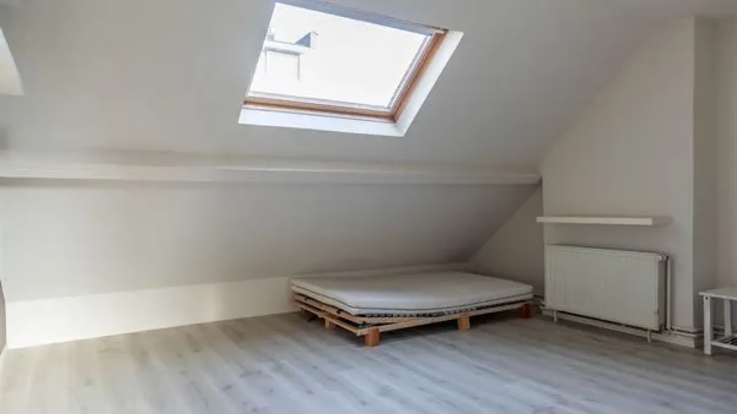 Spacious 6-Bedroom House with Garden in Ukkel – Perfect Family Home - Image 1
