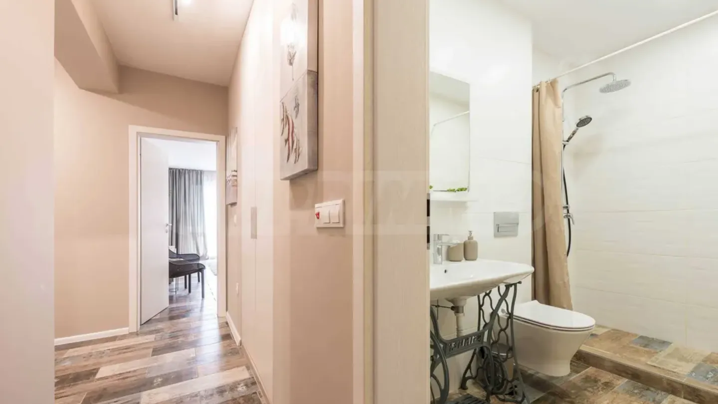 Stylish Varna Apartment with Pool & Parking - Fully Furnished - Image 3