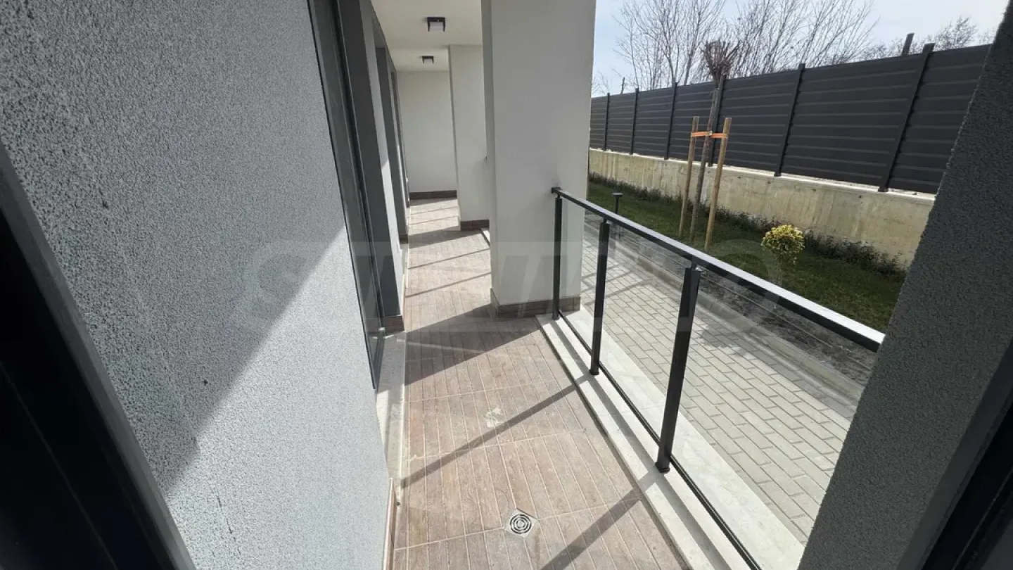 Spacious 3-Bedroom Apartment in Varna Complex - Image 5
