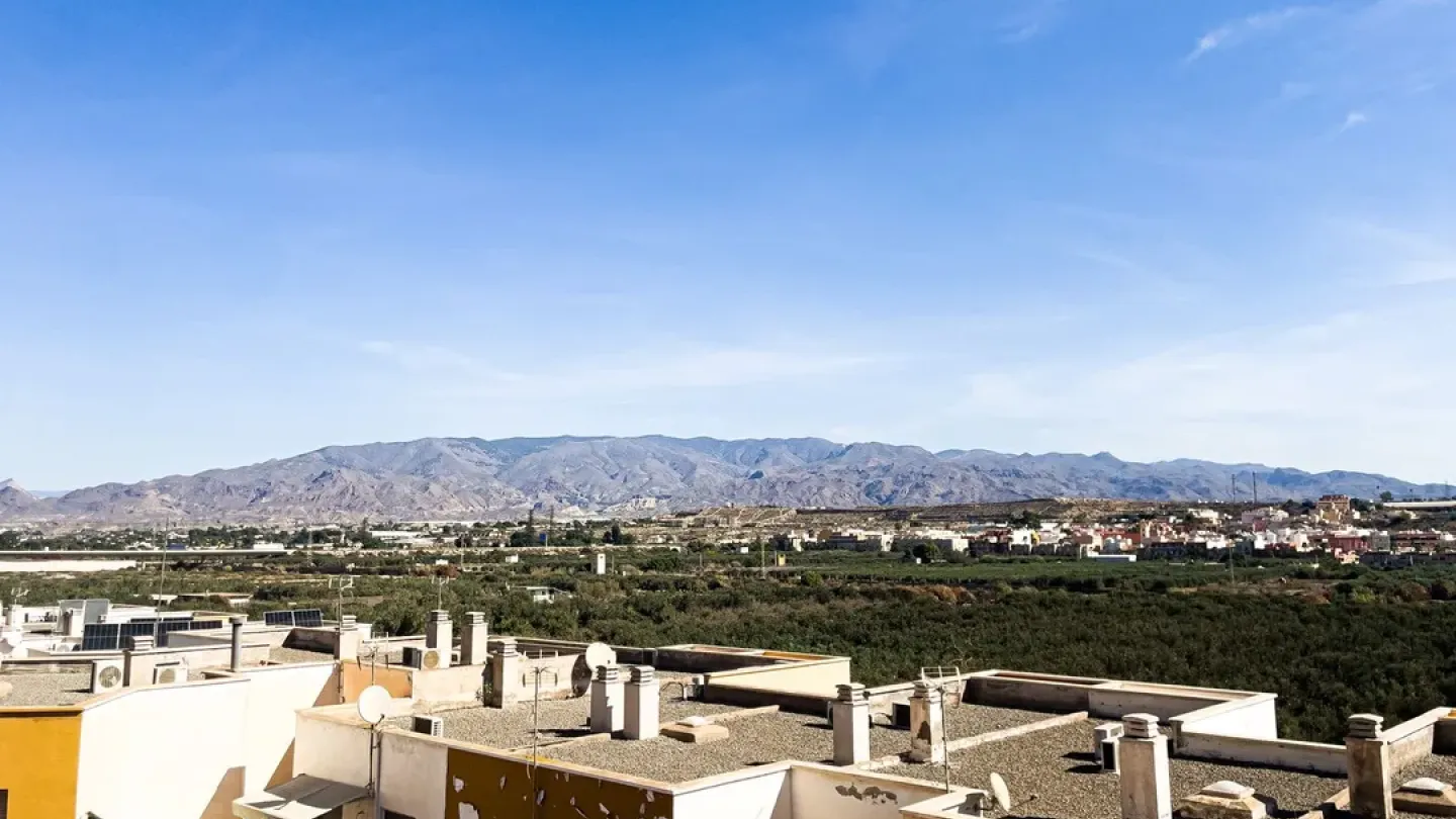 Spacious Triplex Apartment with Pool Potential in Huércal de Almería - Image 1