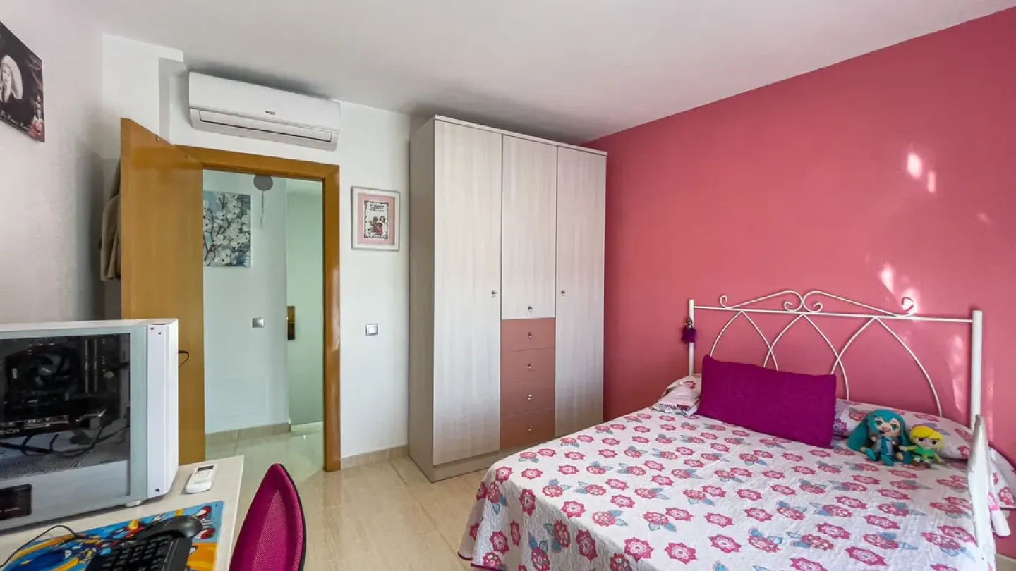 Spacious Triplex Apartment with Pool Potential in Huércal de Almería - Image 3