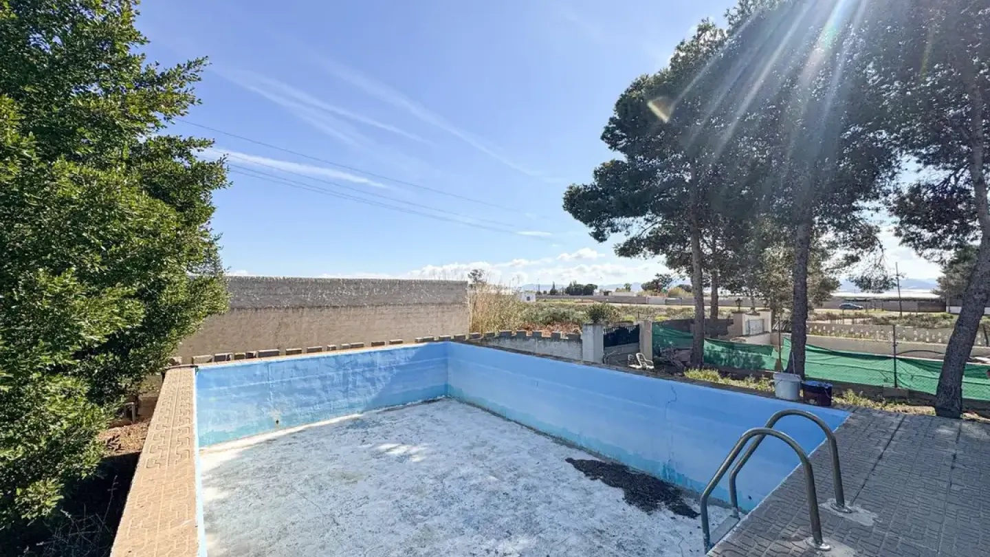 Spacious Cortijo with Pool & Garage in Níjar, Spain - Image 1