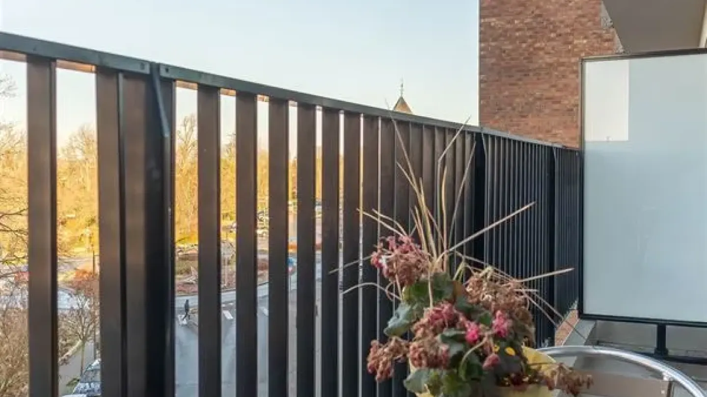 Charming Apartment with Double Terrace in Evere - Perfect for Living - Image 2