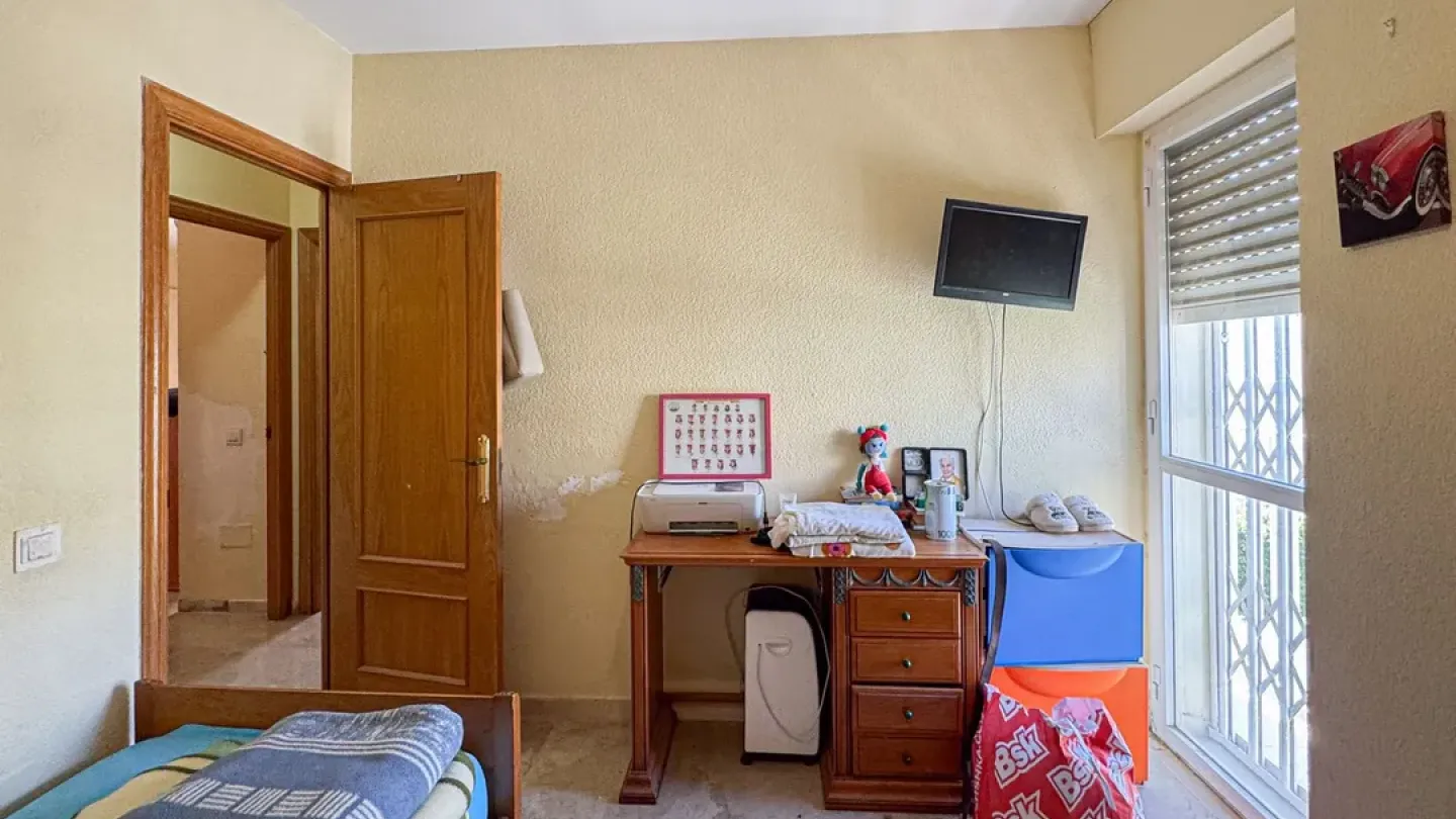 Spacious 3-Bedroom Apartment with Pool & Garage in Aguadulce - Image 3
