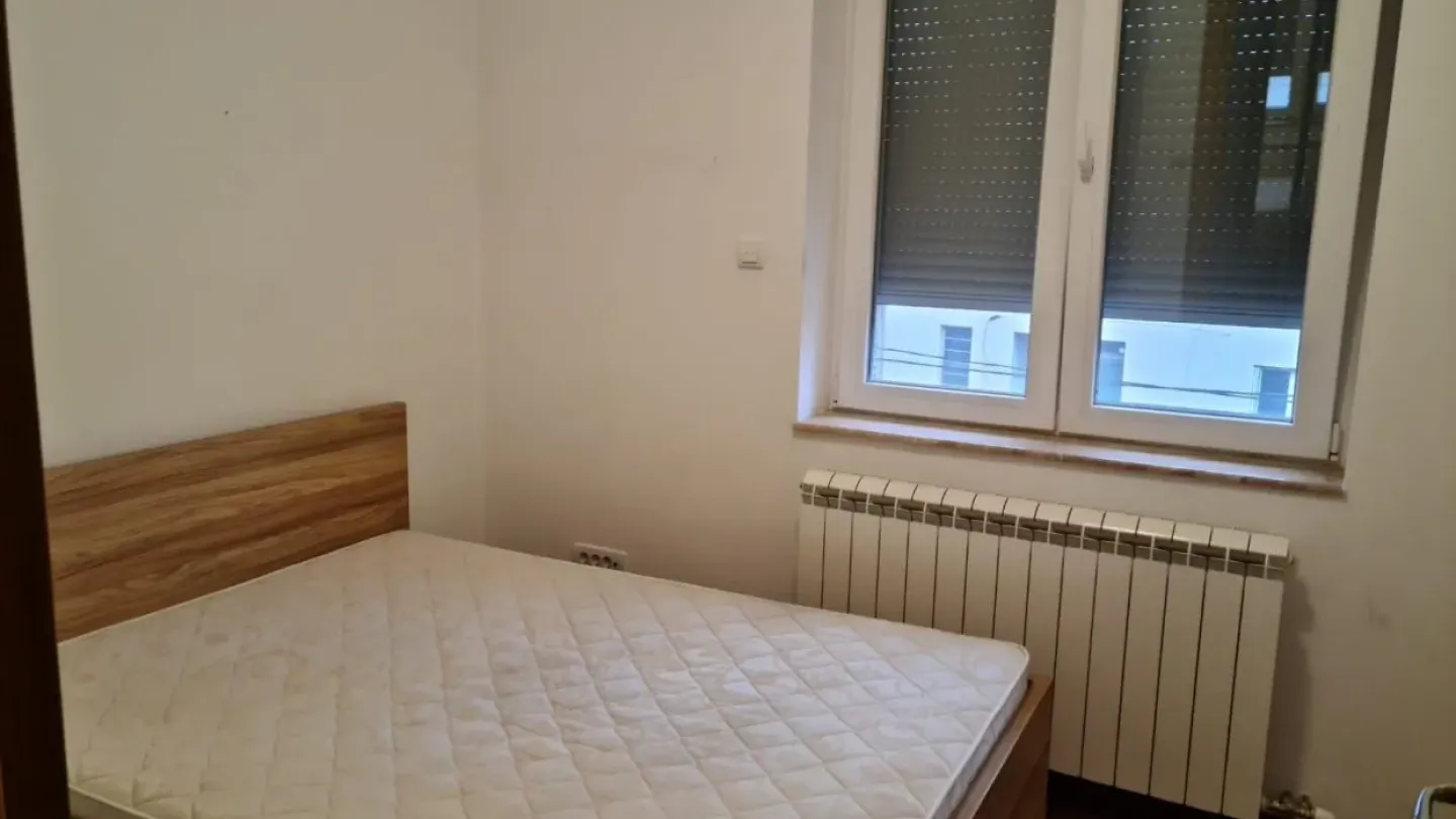 Spacious 3-Bedroom Apartment in New Belgrade, Zvezdara - Rent - Image 4