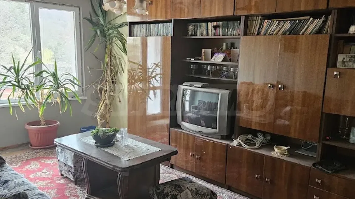 Fully Furnished Smolyan Apartment with Terrace and Basement - Image 3