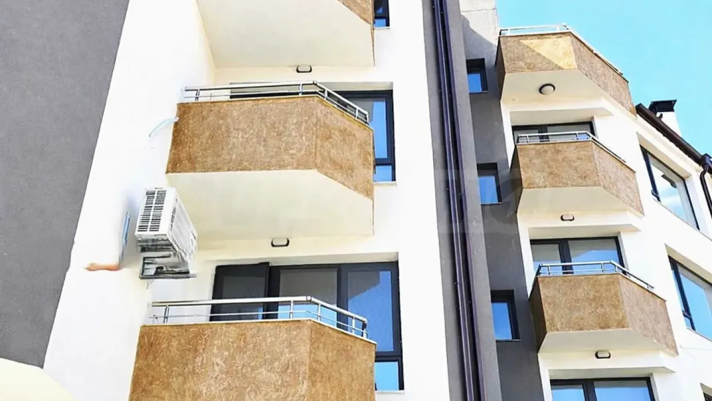 Spacious Varna Apartment with Panoramic Sea Views - Image 5