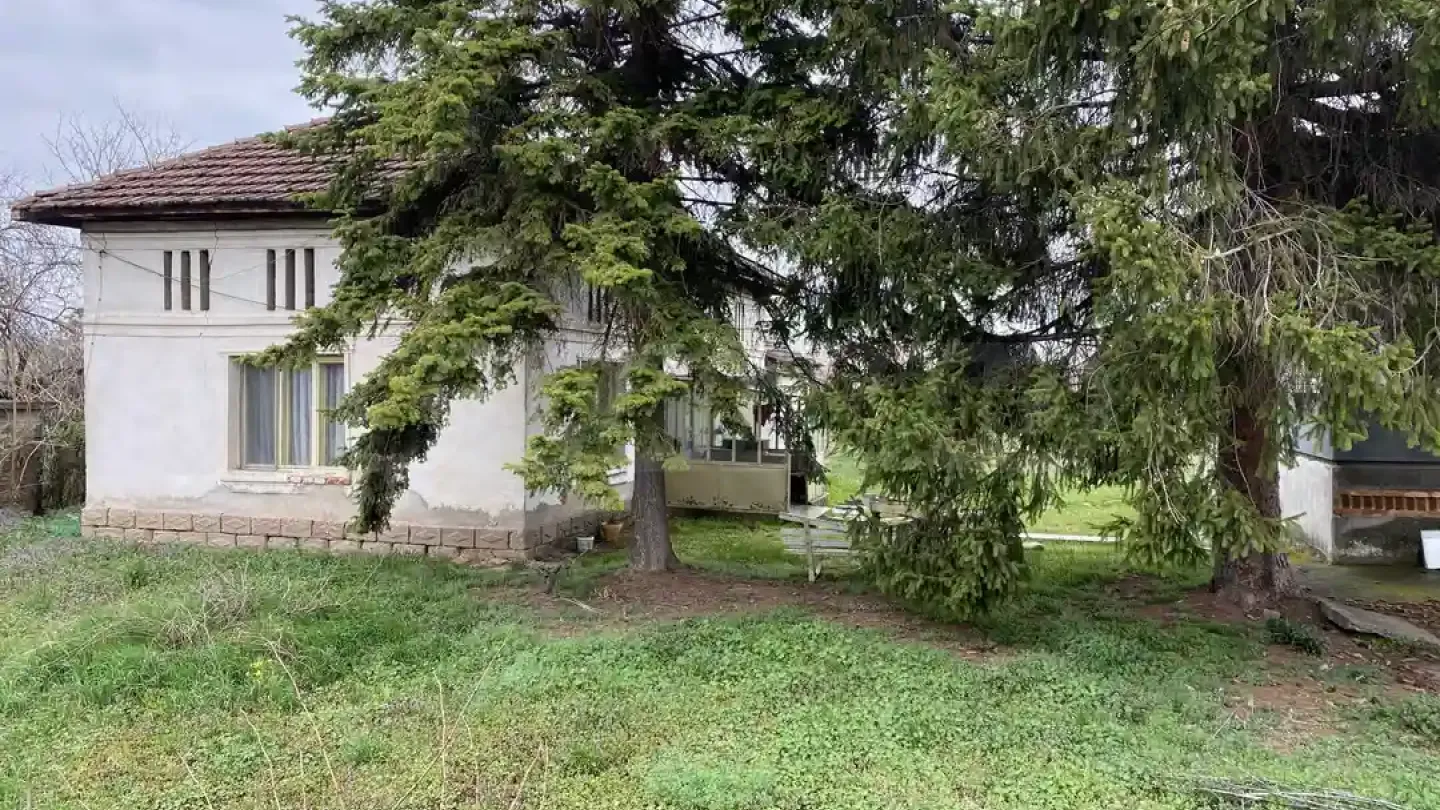 Spacious House with Garden Near Vidin, Bulgaria - Image 4